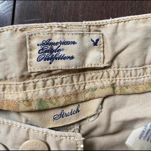 SOLD Vintage American eagle outfitters khaki shorts - Picture 3 of 3